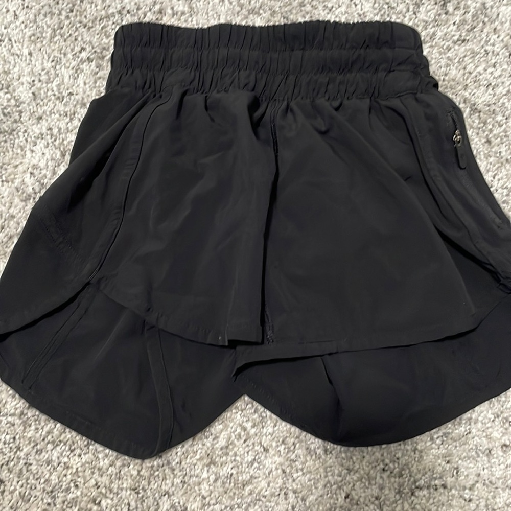 Lululemon track short 3in